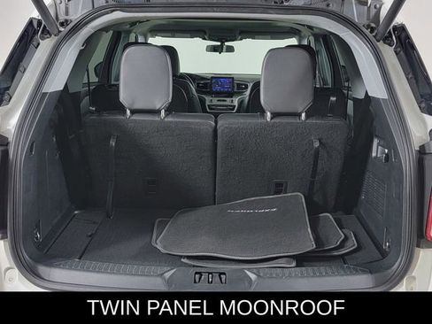 Used 2023 Ford Explorer XLT w/ Equipment Group 202A image 15