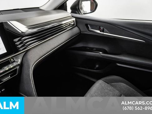 Used 2025 Toyota Camry LE image 39