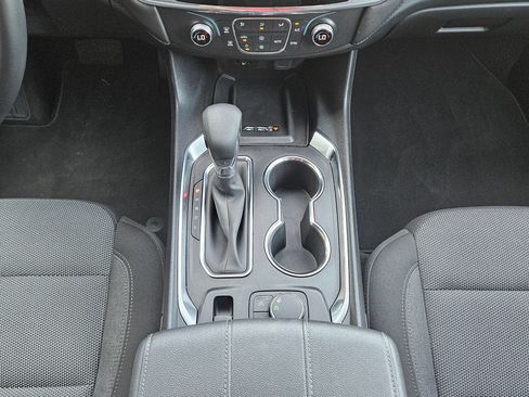 Used 2023 Chevrolet Traverse LT FWD image 12