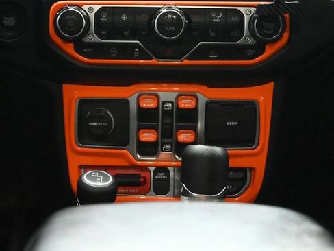 Used 2021 Jeep Gladiator Mojave AWD/4WD image 38