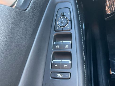 Used 2023 Hyundai Santa Fe SEL w/ Premium Package image 17