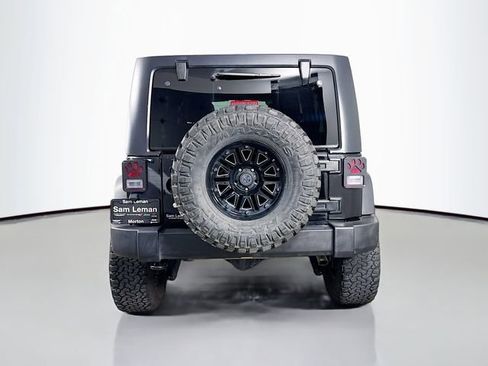Used 2017 Jeep Wrangler Unlimited Rubicon w/ Connectivity Group image 6