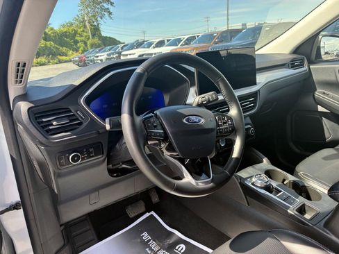 Used 2025 Ford Escape Platinum AWD/4WD image 21