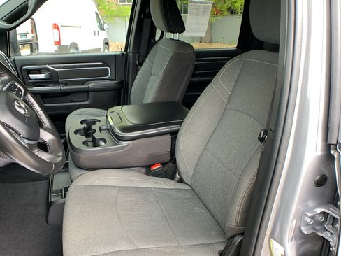 Used 2024 RAM 2500 Big Horn w/ Night Edition AWD/4WD image 14