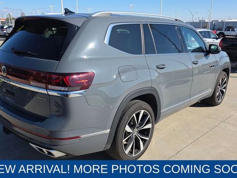 Used 2025 Volkswagen Atlas SEL Premium R-Line image 5