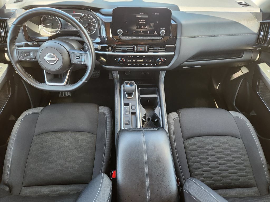 Used 2025 Nissan Pathfinder SV FWD image 5