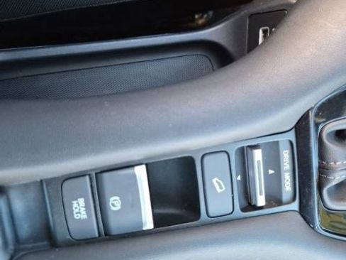 Used 2023 Honda HR-V LX image 24