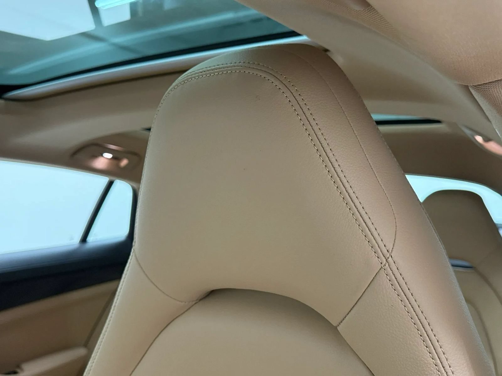 Used 2018 Porsche Panamera RWD image 21