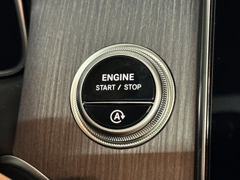 Used 2026 Mercedes-Benz GLC 300 4MATIC image 28