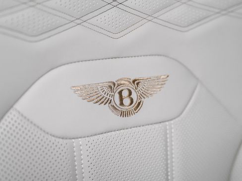 Used 2025 Bentley Bentayga Extended Wheelbase image 58