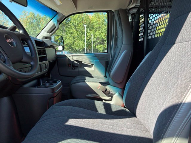 Used 2025 GMC Savana 2500 w/ Driver Convenience Package RWD image 25