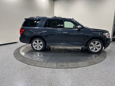 Used 2023 Ford Expedition Platinum image 5