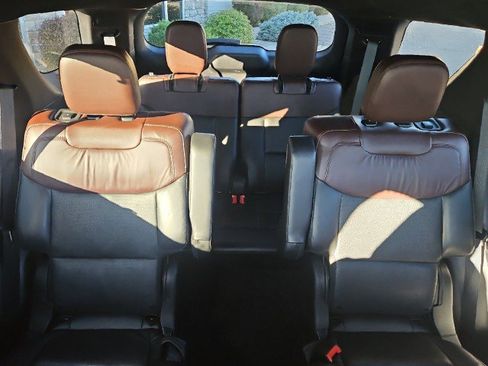 Used 2022 Ford Explorer Platinum w/ Equipment Group 601A image 22