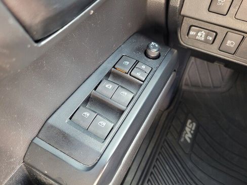 Used 2022 Toyota Tacoma SR image 31