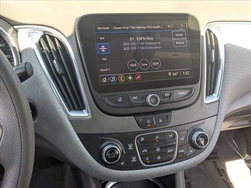 Used 2021 Chevrolet Malibu LT FWD image 12