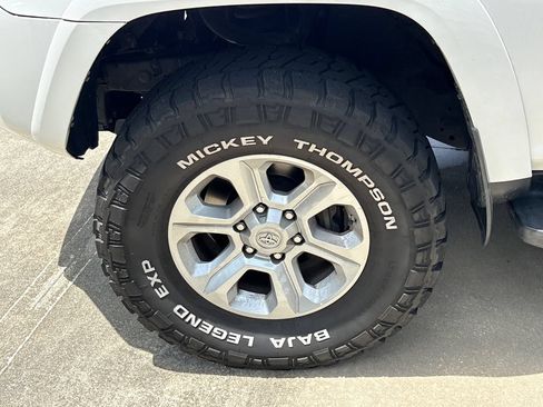 Used 2021 Toyota 4Runner SR5 AWD/4WD image 12