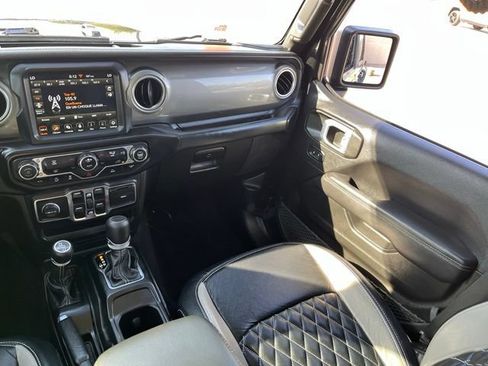 Used 2022 Jeep Gladiator Overland AWD/4WD image 13