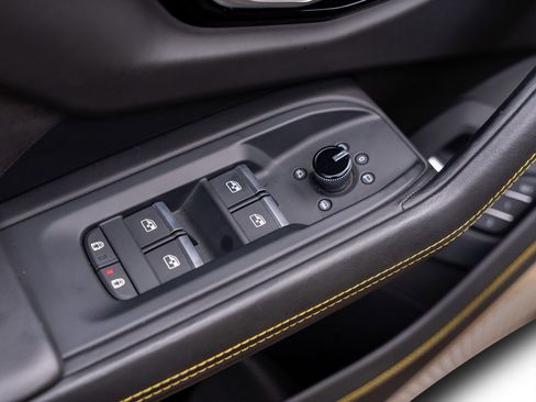 Used 2021 Lamborghini Urus image 57