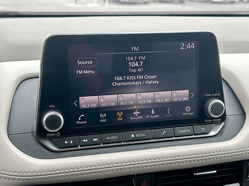 Used 2023 Nissan Rogue SV image 19