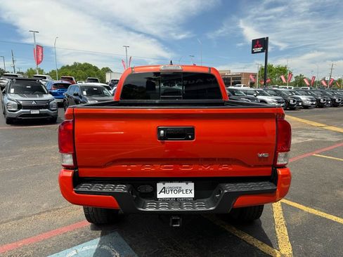 Used 2017 Toyota Tacoma TRD Sport w/ Tow Package (A/T) AWD/4WD image 8