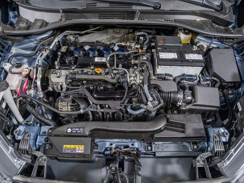 Certified 2024 Toyota Corolla Cross L image 18