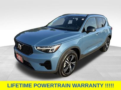 Used 2024 Volvo XC40 B5 Core