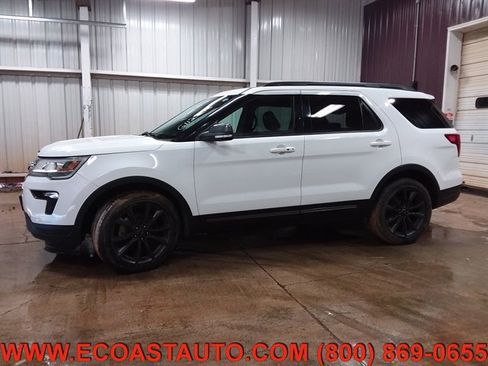 Used 2018 Ford Explorer XLT w/ Equipment Group 202A image 6