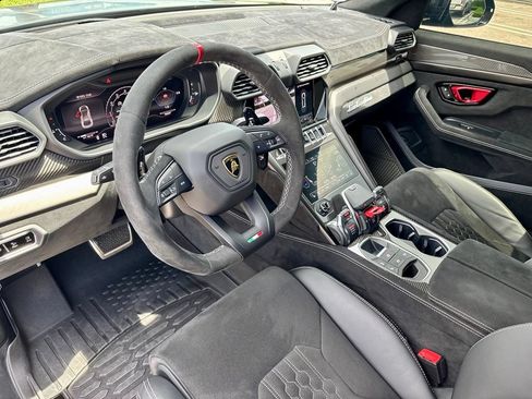 Used 2024 Lamborghini Urus Performante AWD/4WD image 18