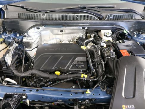 Used 2024 Buick Envista Sport Touring w/ Convenience I Package FWD image 39