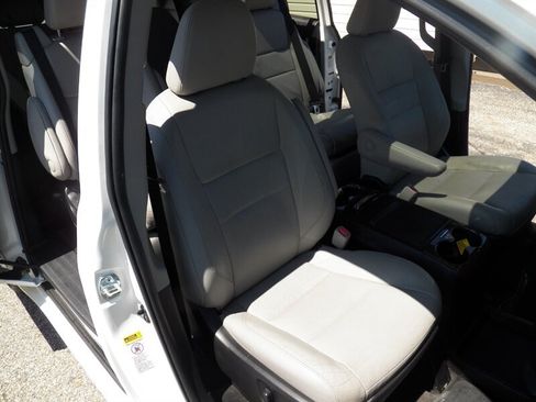 Used 2015 Toyota Sienna Limited Premium w/ Advanced Technology Package FWD image 17