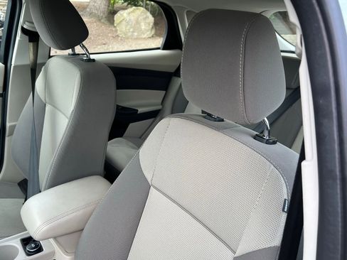 Used 2012 Ford Focus SE FWD image 19