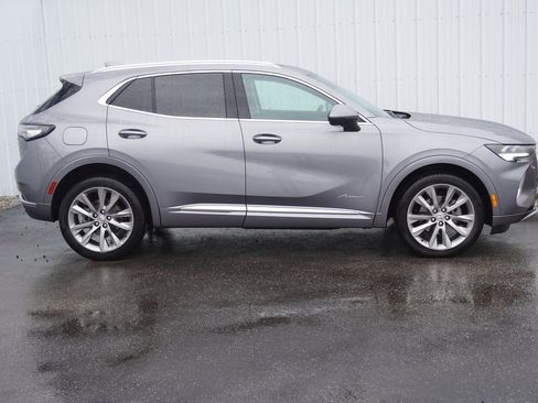 Used 2022 Buick Envision Avenir w/ Safety Package image 2