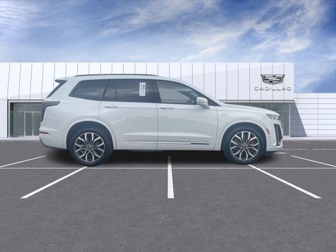 Certified 2023 Cadillac XT6 Sport w/ Technology Package image 9