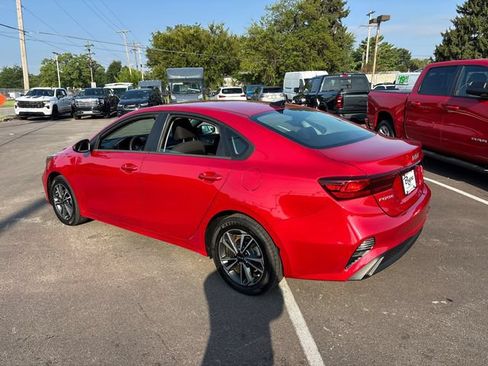 Used 2024 Kia Forte LXS w/ LXS Technology Package FWD image 4