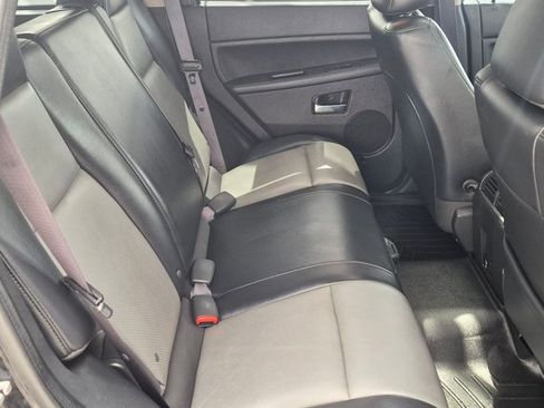 Used 2009 Jeep Grand Cherokee Laredo AWD/4WD image 17