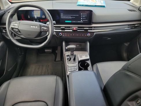 Certified 2026 Kia Sportage EX FWD image 8