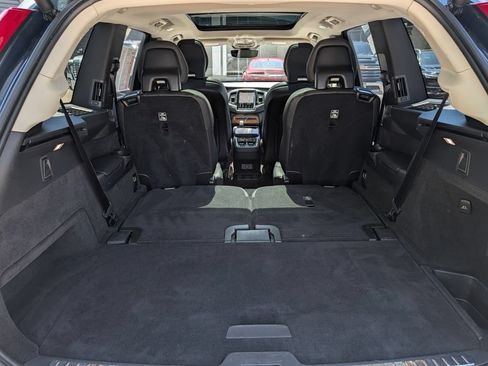 Used 2023 Volvo XC90 B6 Plus AWD/4WD image 24