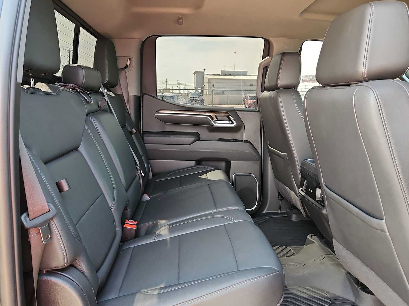 Used 2022 Chevrolet Silverado 1500 LT Trail Boss w/ LT Trail Boss Premium Package AWD/4WD image 17