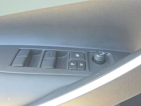 Used 2025 Toyota Corolla SE FWD image 16