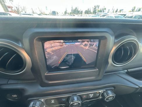 Used 2023 Jeep Wrangler Sport image 17