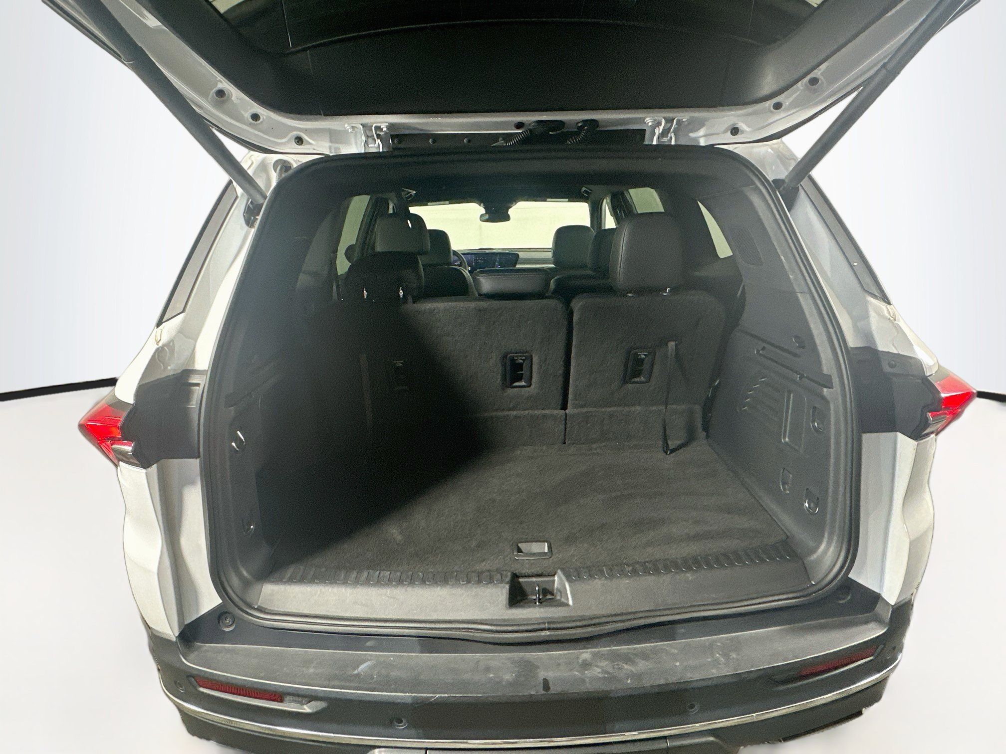 Used 2025 Buick Enclave Preferred FWD image 30