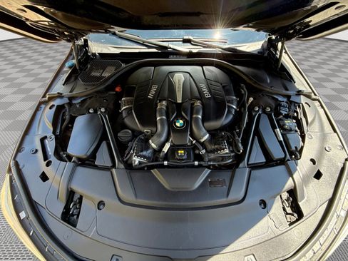 Used 2017 BMW 750i RWD image 18