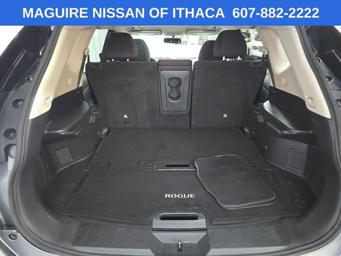 Used 2018 Nissan Rogue SV w/ Sun & Sound Touring Package AWD/4WD image 12