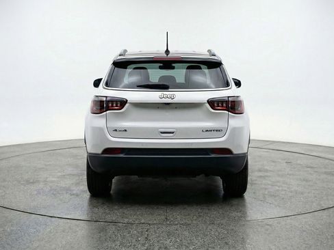 Used 2025 Jeep Compass Latitude image 7