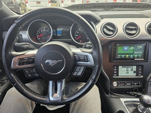 Used 2018 Ford Mustang GT RWD image 15