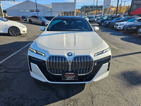 Used 2024 BMW 740i xDrive image 2