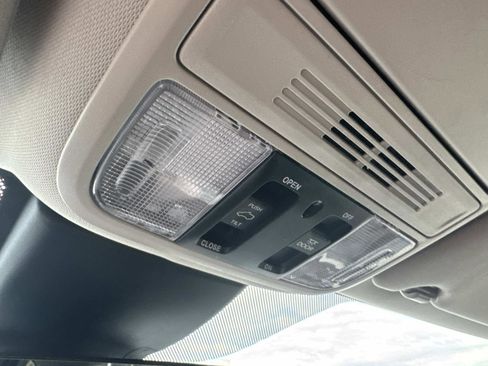 Used 2025 Honda Odyssey Touring image 25