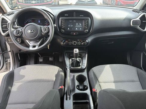 Used 2021 Kia Soul LX FWD image 17