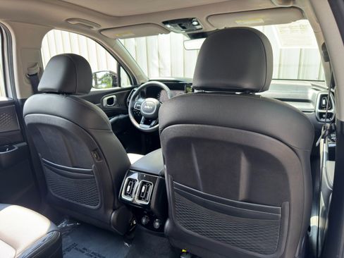 Used 2022 Kia Sorento SX FWD image 37