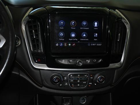 Used 2020 Chevrolet Traverse LT AWD/4WD image 16